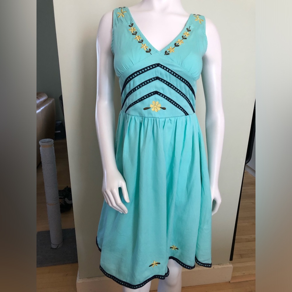 XS Knitted Dove Aqua Scalloped V-Neck Embroidered Dress